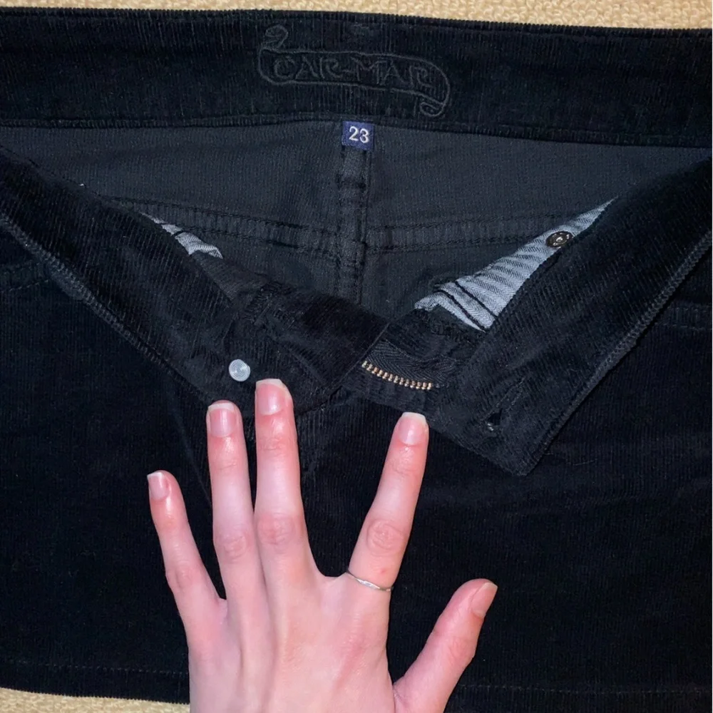 Carmar Black Corduroy Mini Skirt size 23 - Picture 6 of 6